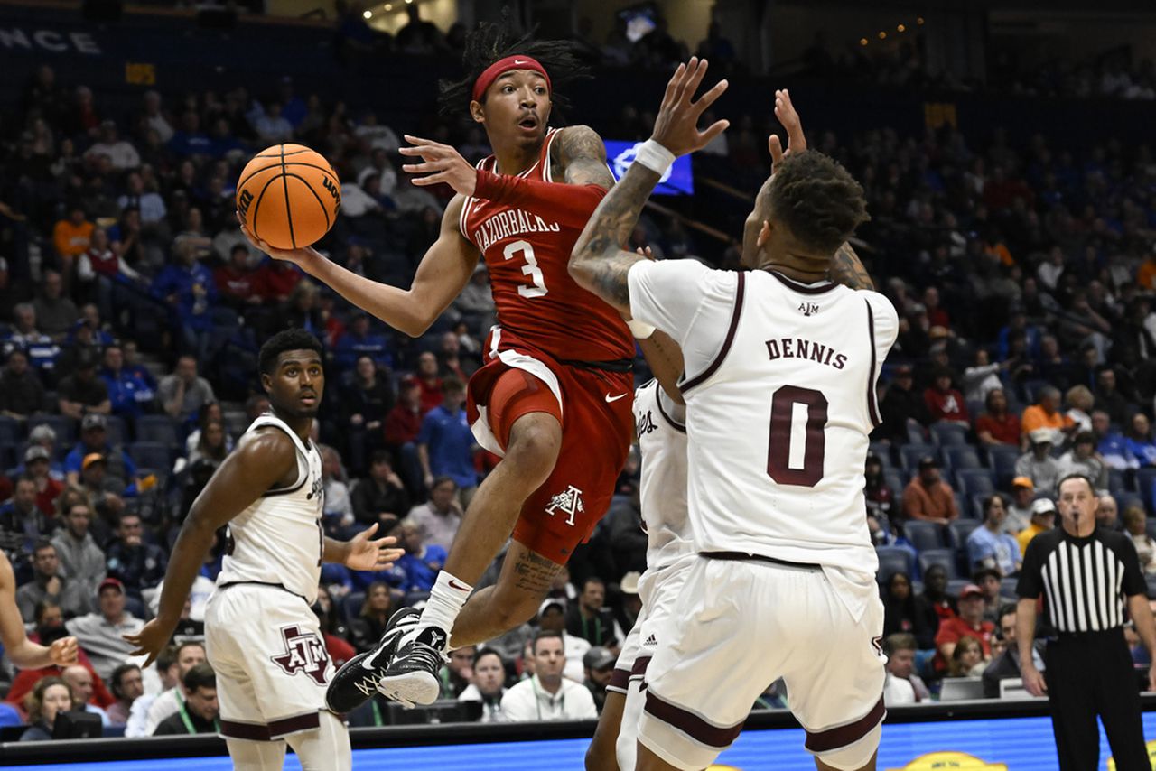 Arkansas AD apologizes for staffer’s ‘interaction’ with student reporter at SEC tournament