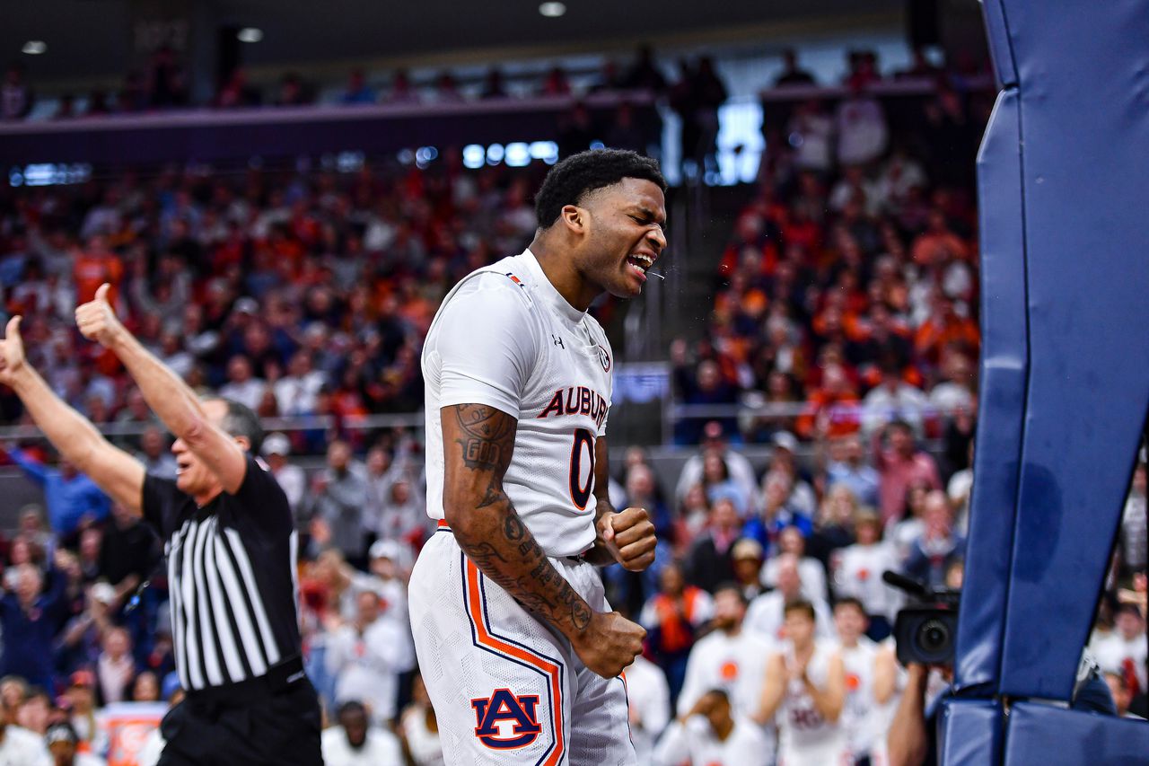 Auburn approaching Alabama, Tennessee games with win-and-in mentality