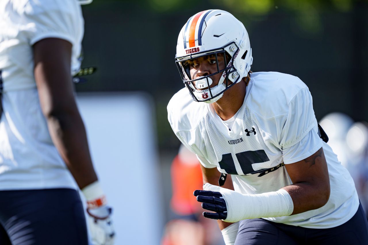 Auburn trying to temper expectations for 'monster' freshman Keldric Faulk