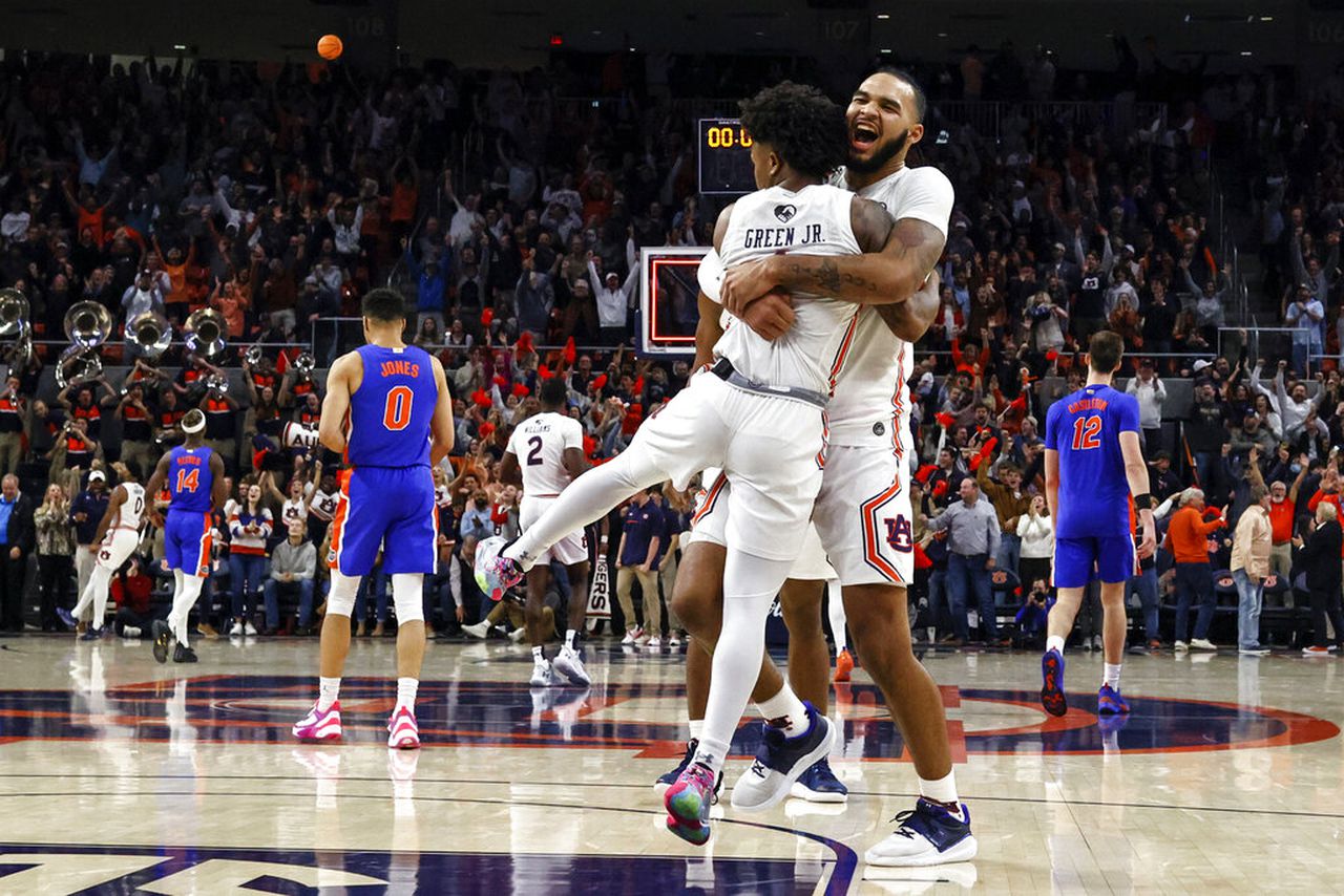 Auburn’s Wendell Green Jr., Johni Broome make coaches All-SEC team