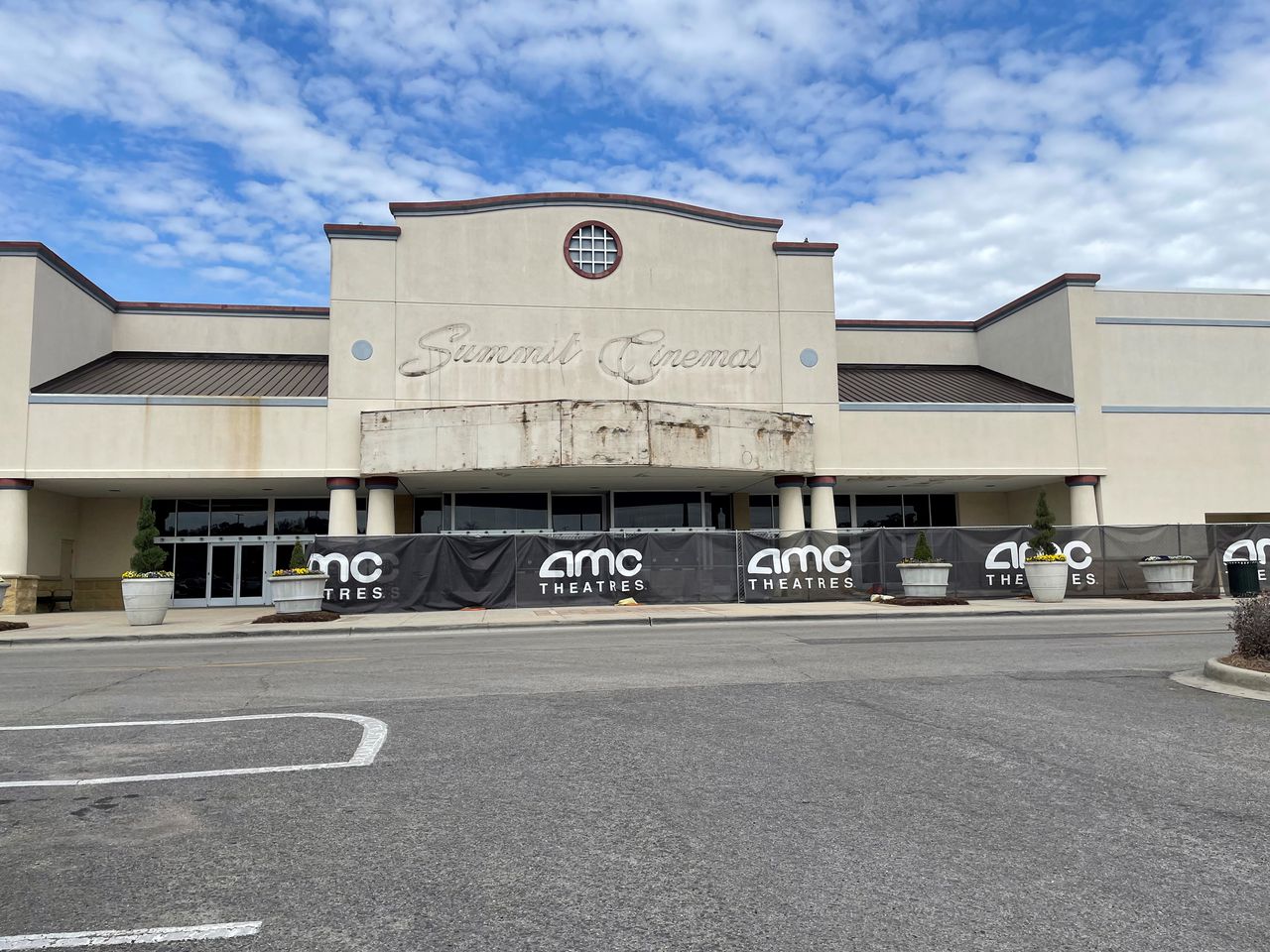 Birmingham’s AMC Summit 16 theater, opened in 1997, undergoing $5 million renovation