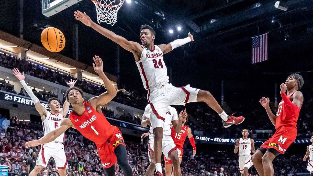 Brandon Miller not among finalists for Naismith national player of the year