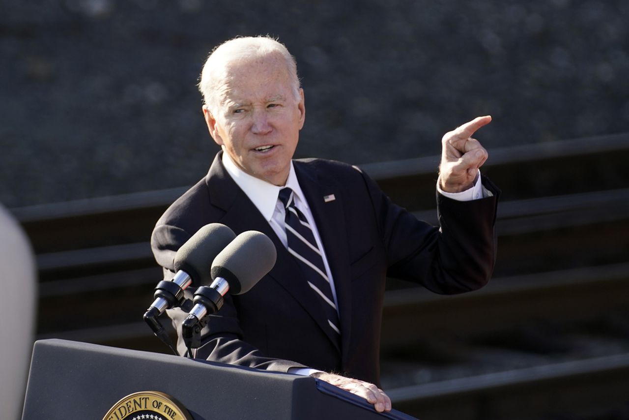 Civil rights leaders urge Biden to back reparations study ahead of Selma visit