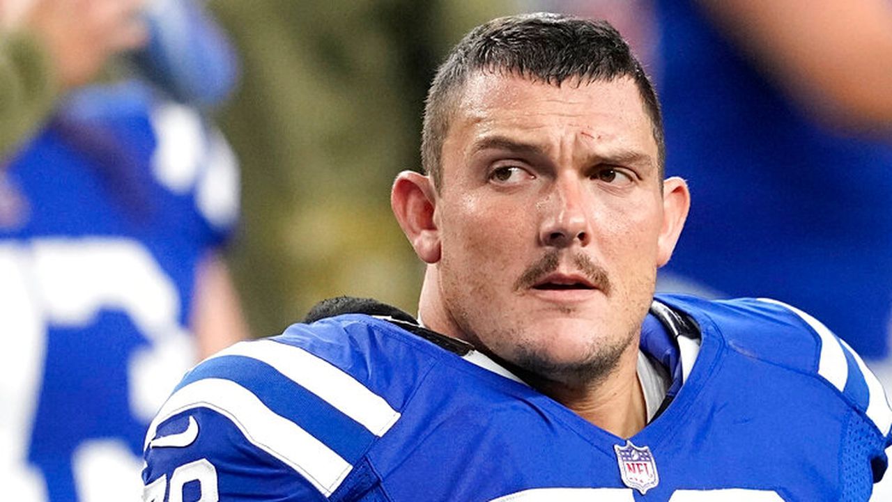 Colts keeping center Ryan Kelly, NFL team's GM says