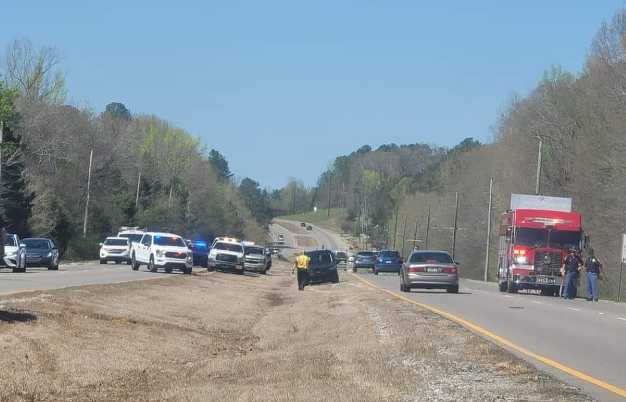 Crews looking for person after Alabama chase ends in submerged vehicle