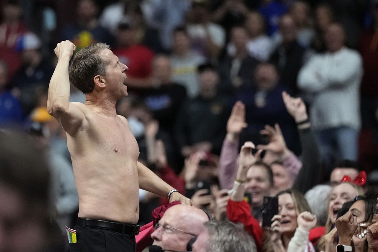 Eric Musselman goes shirtless in celebration of Arkansas’ upset of No. 1 Kansas