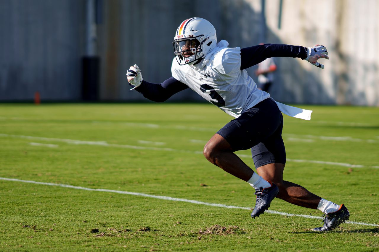 Freshman cornerback Kayin Lee 'like a pit bull' in Auburn secondary