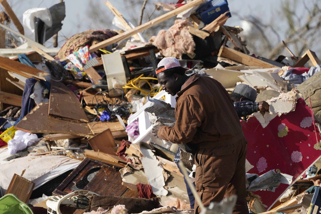 How to help Mississippi tornado victims