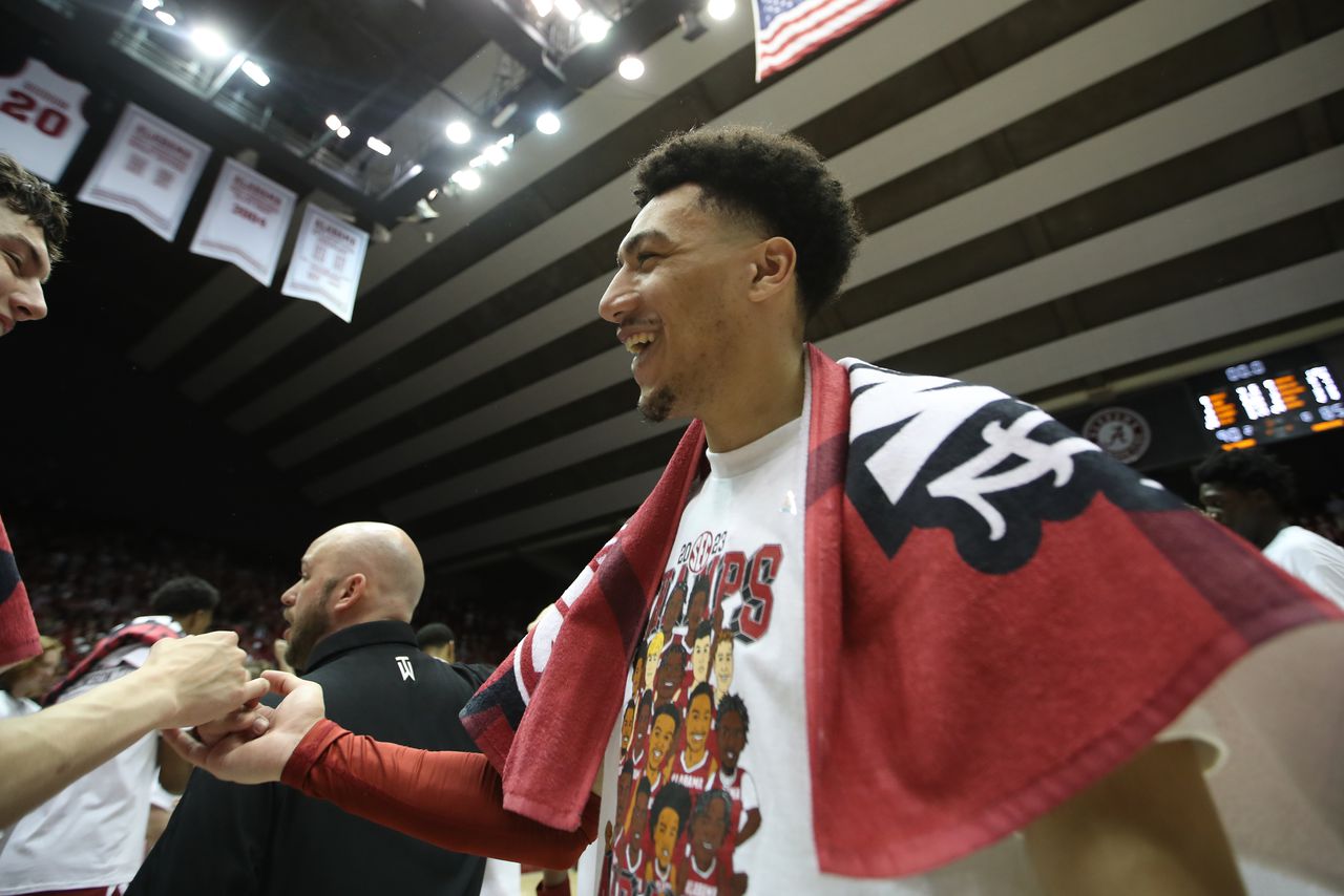 Jahvon Quinerly wins Alabama's 1st SEC 6th Man of the year award