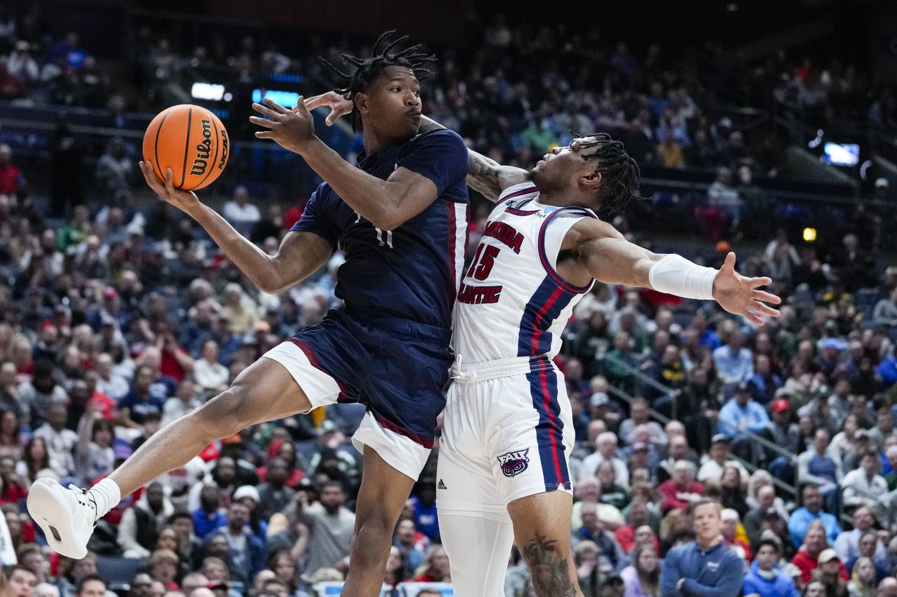 Jamie Erdahl has perfect reaction to Florida Atlantic’s Johnell Davis expletive in live interview