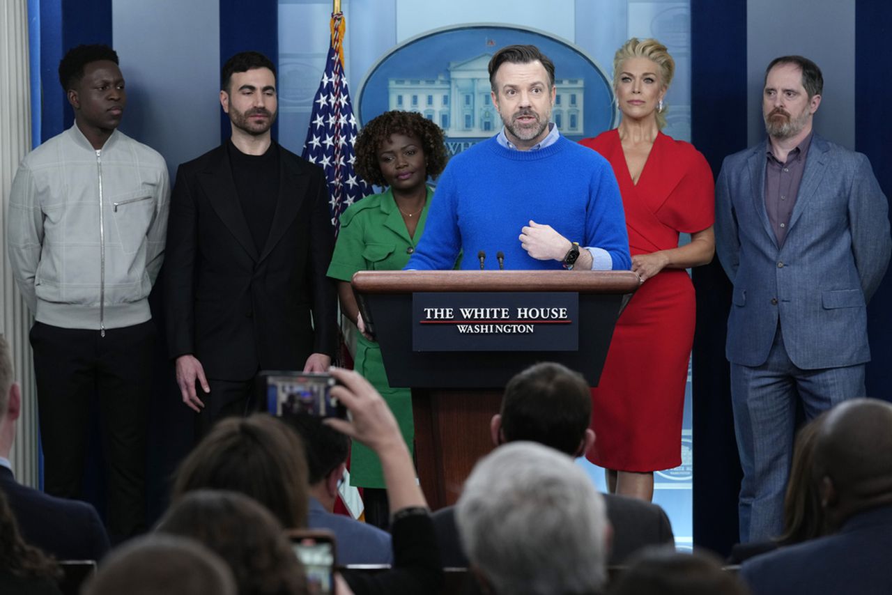 Jason Sudeikis, ‘Ted Lasso’ cast visit White House, promote mental health care