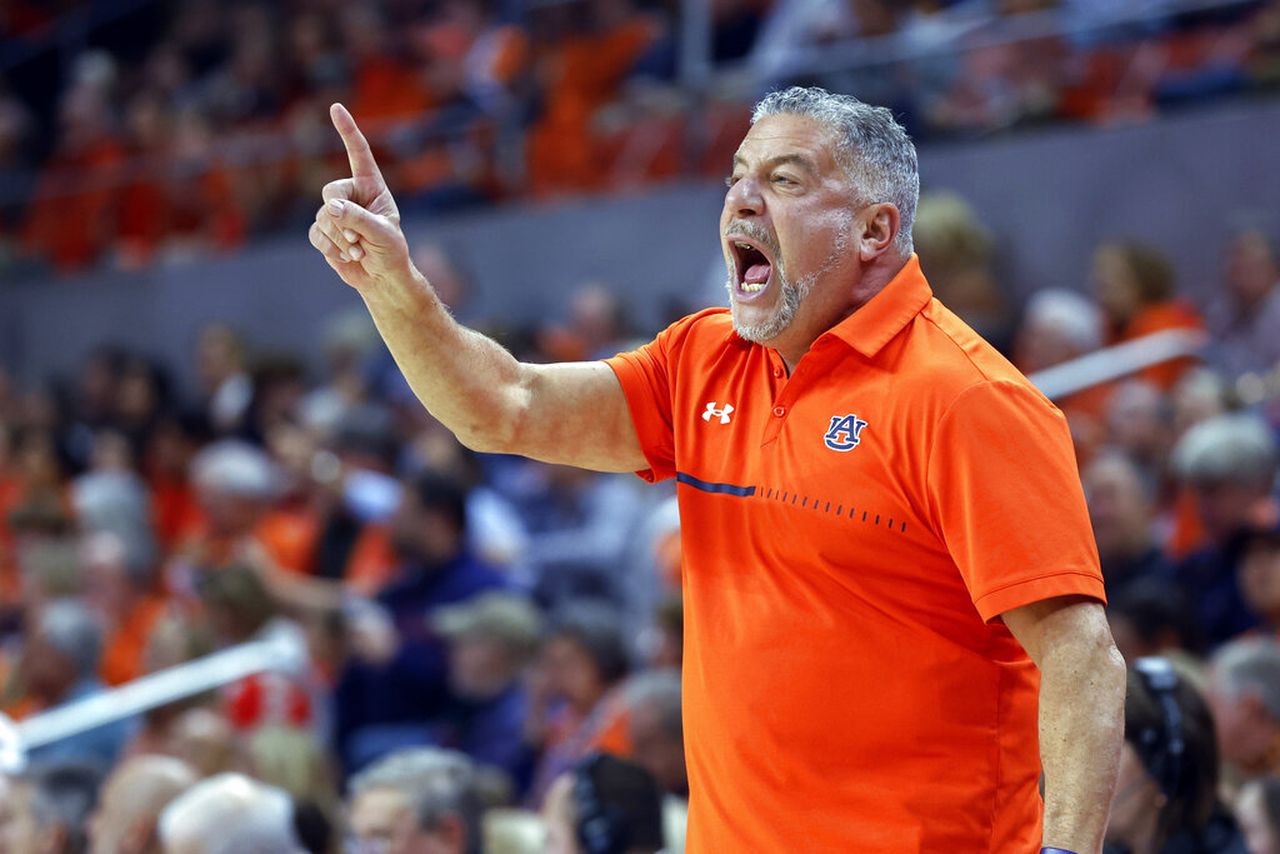 ‘Joke!’: Bruce Pearl erupts over officiating during postgame radio interview after Bama loss