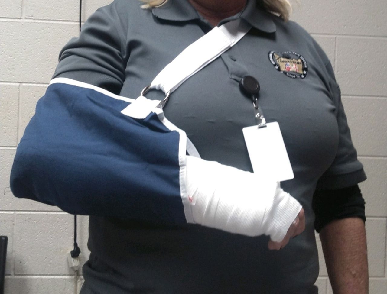 Morgan County inmate assaults corrections officer, breaks her arm in 2 places, authorities say