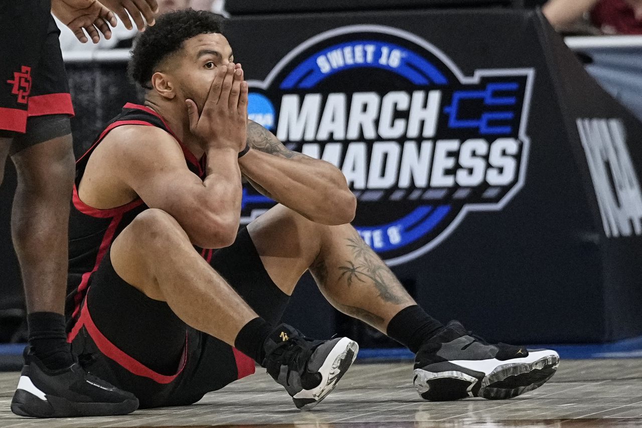 San Diego State halts Alabama’s NCAA Tournament run with own blue-collar mindset