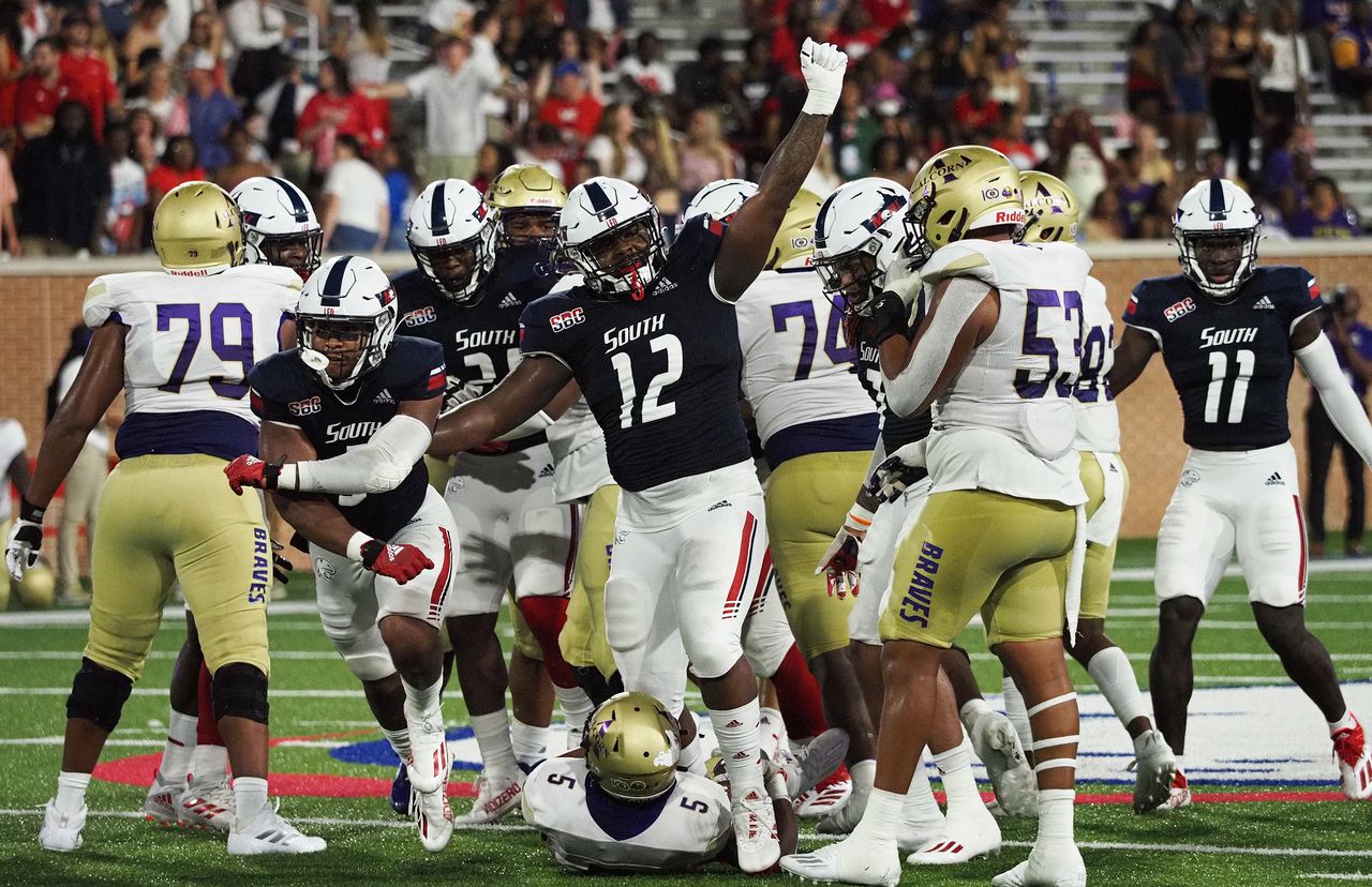 South Alabama's Hickbottom has left his LB days behind