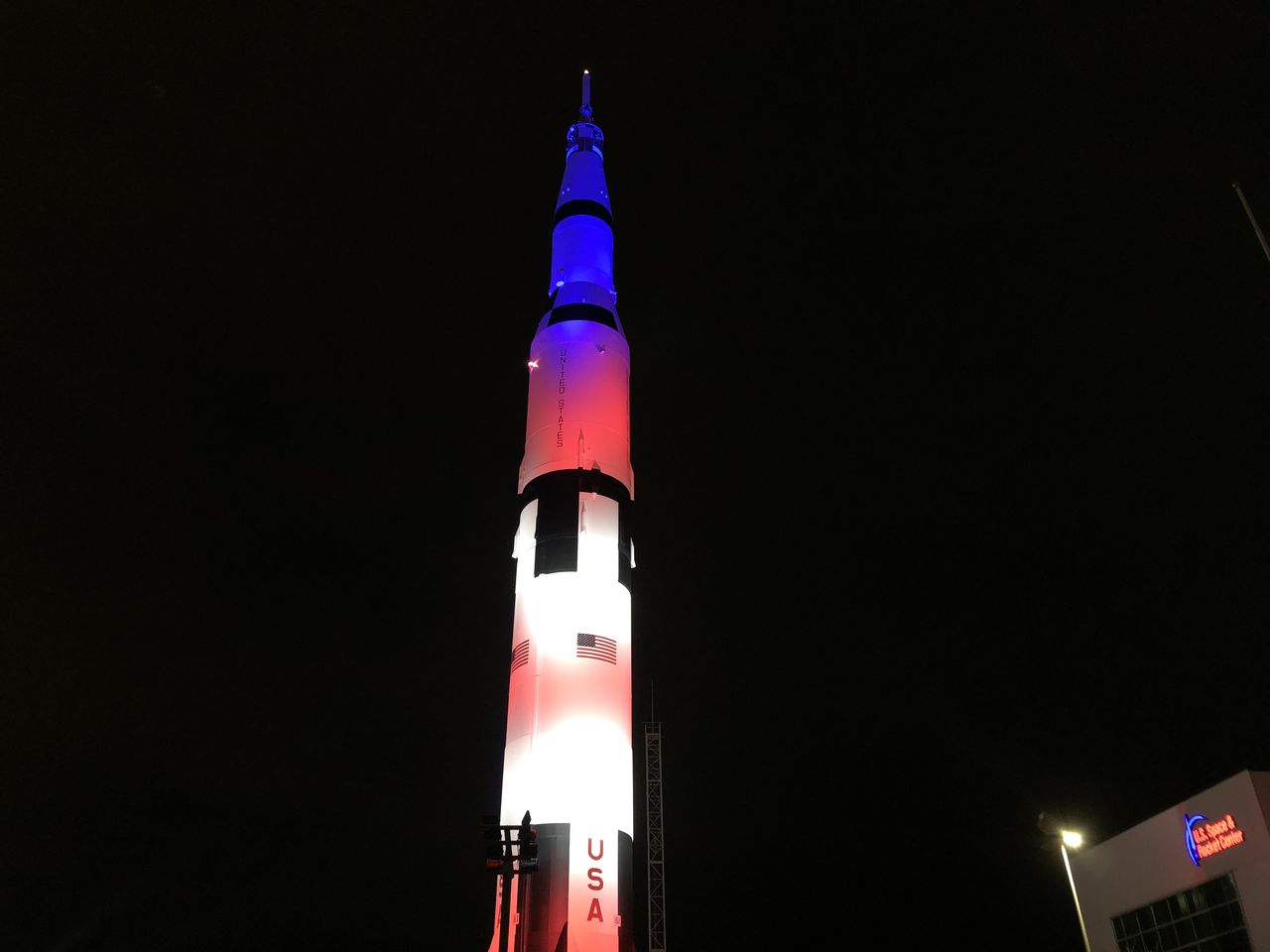 Space & Rocket Center’s Saturn V rocket to be lit up blue for fallen Huntsville officer