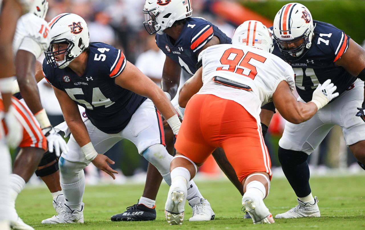 Tate Johnson's quick return from injury a 'bolt in the arm' for Auburn O-line