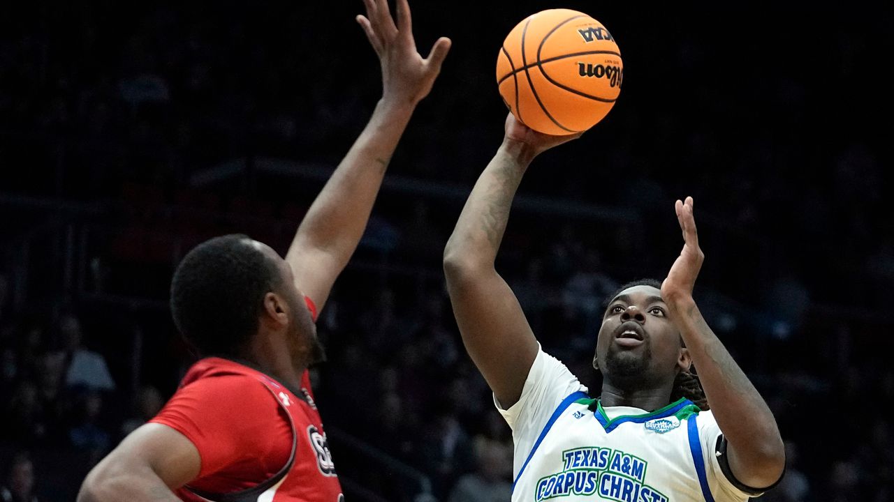 Texas A&M-Corpus Christi preps for Alabama: 'We're coming here to shock the world'