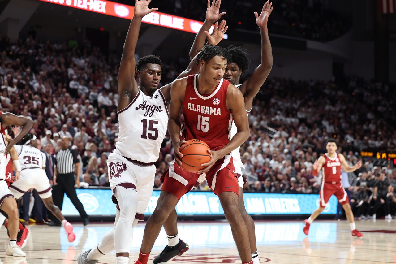 Texas A&M holds off Vanderbilt, to play Alabama in SEC tournament finals