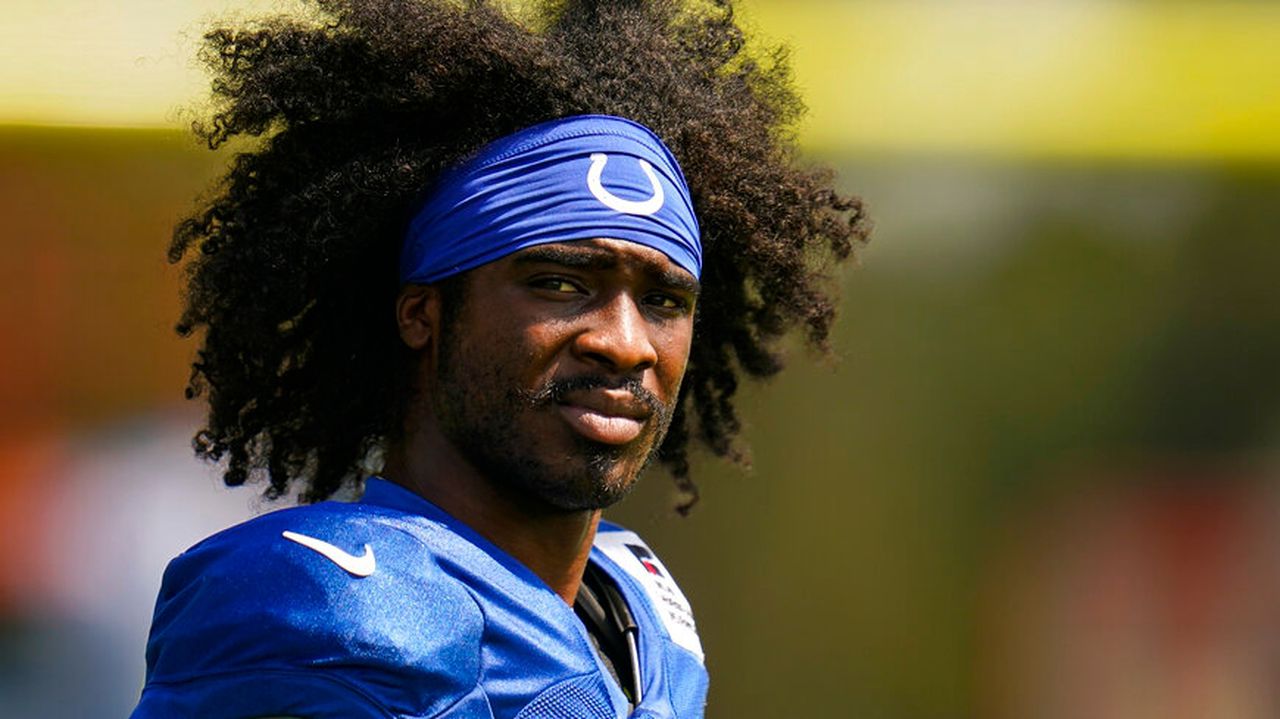 Tony Brown staying with Colts, reports indicate