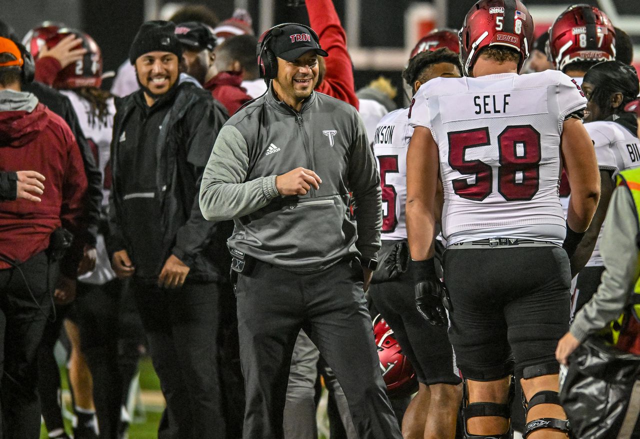 Troy football coach Jon Sumrall gets new contract, report says