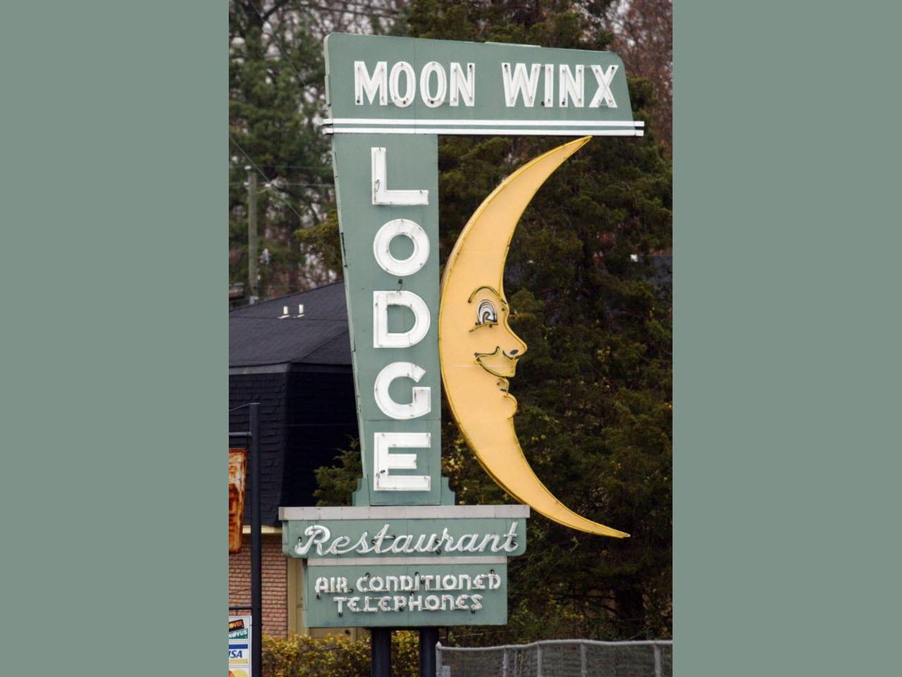 Tuscaloosa landmark Moon Winx Lodge shut down over violations