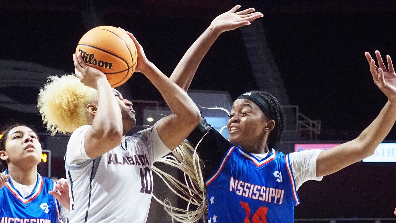 UNC signee Reniya Kelly, Alabama girls roll by Mississippi