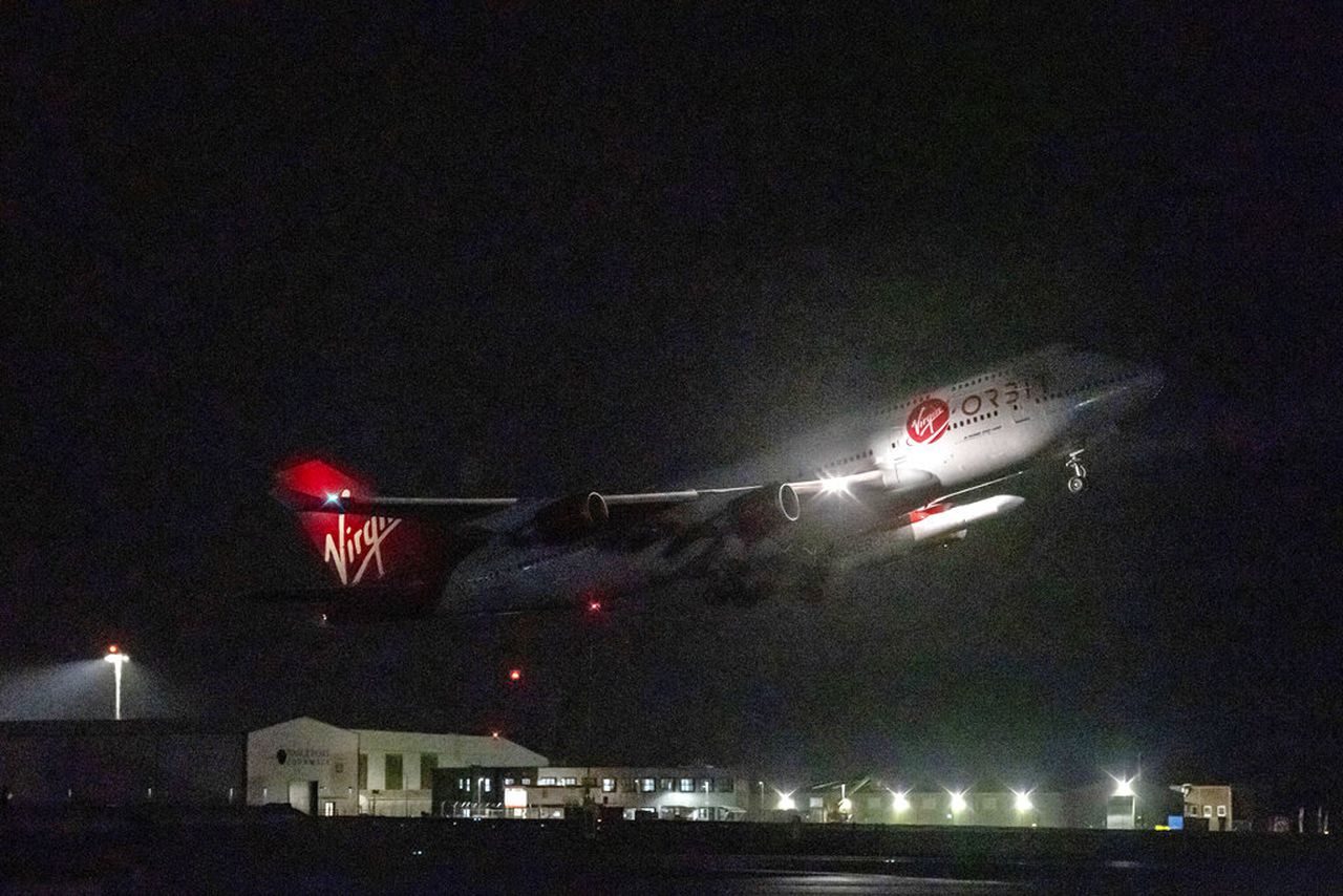 Virgin Orbit pausing all work, reportedly furloughs staff