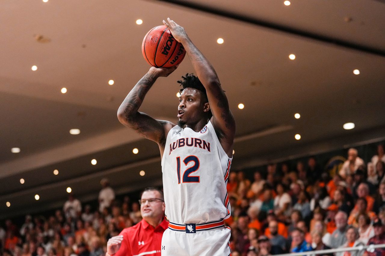 Wendell Green, Johni Broome, and Bruce Pearl look back on regular season