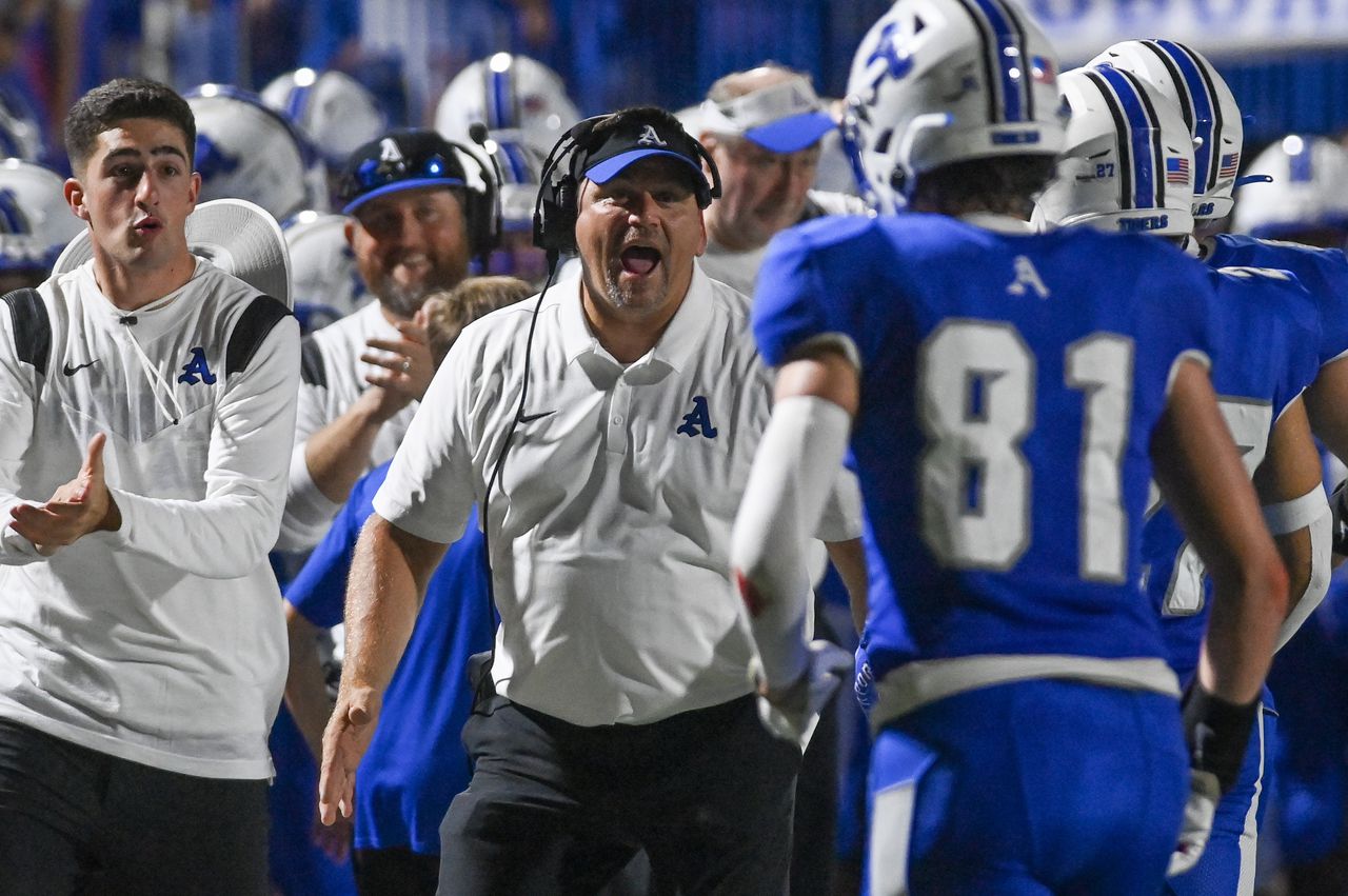 7A coaches react to significant change in football playoff format