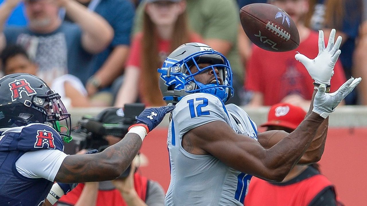 AJ McCarron throws for 3 TDs against Roughnecks