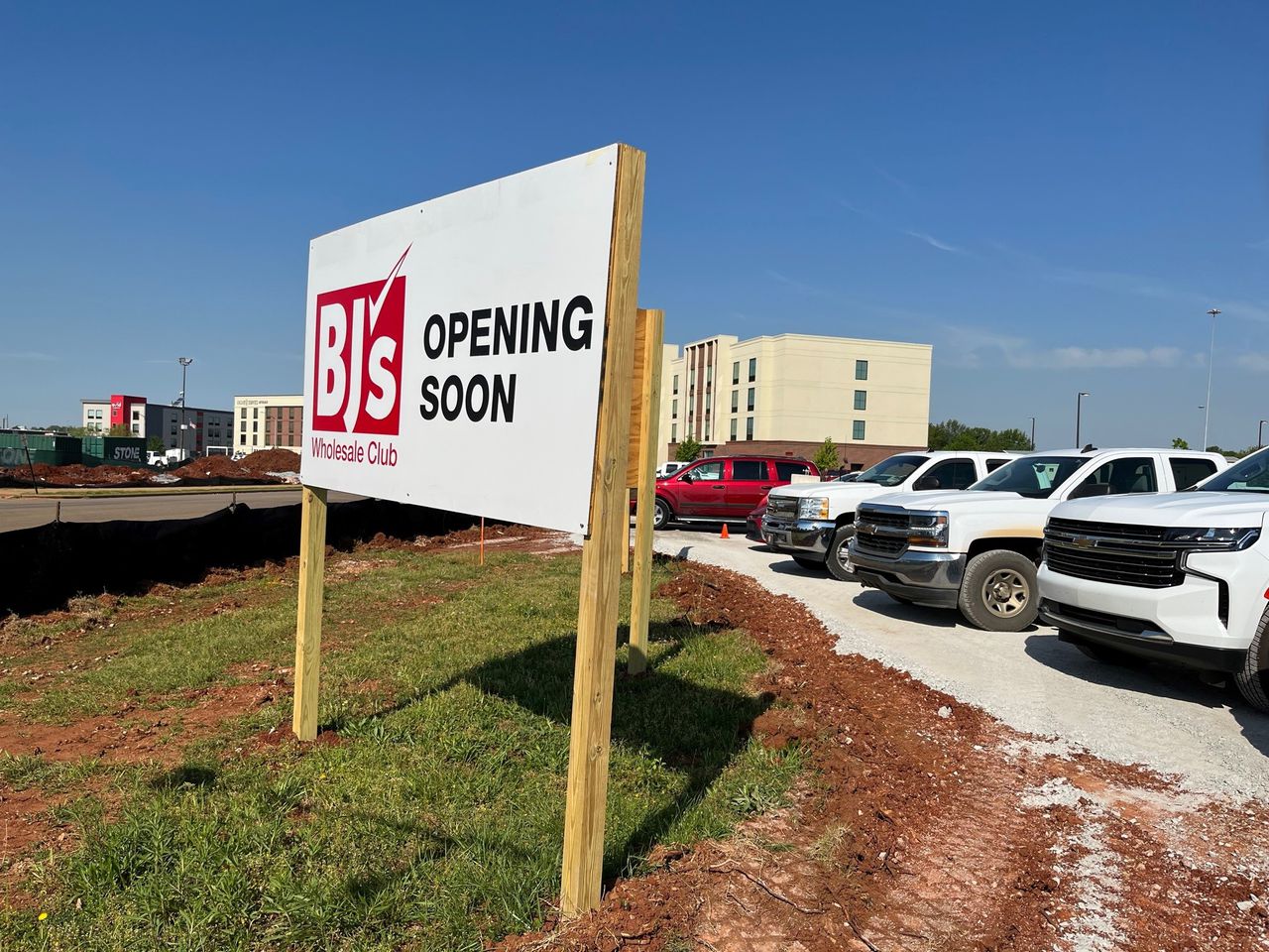 BJs Wholesale Club breaks ground on 100,000-square foot store in Town Madison