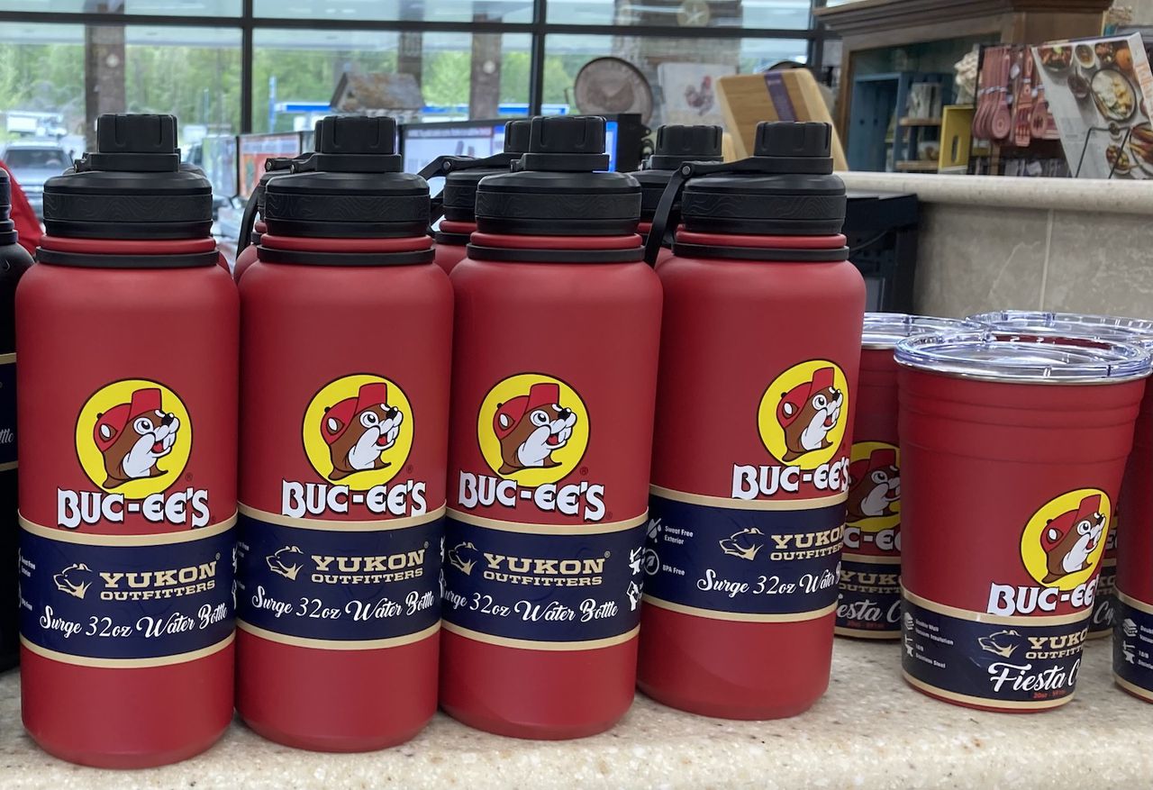 Buc-ee's water bottles