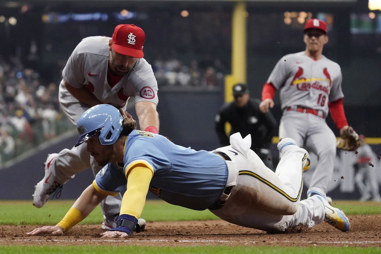 Cardinals-Brewers MLB 2023 live stream (4/8): Watch online