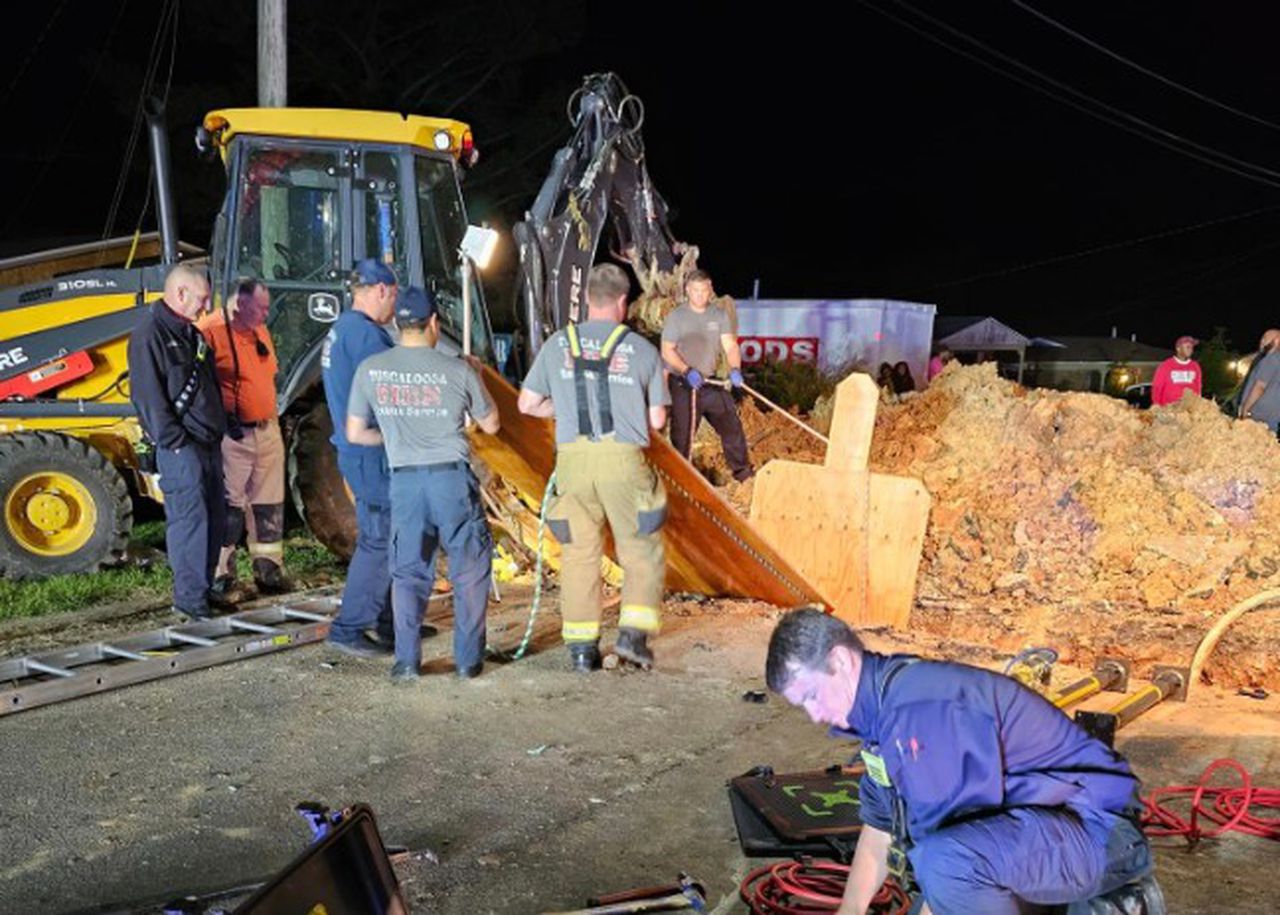 City worker dies in west Alabama trench collapse despite 8-hour rescue effort