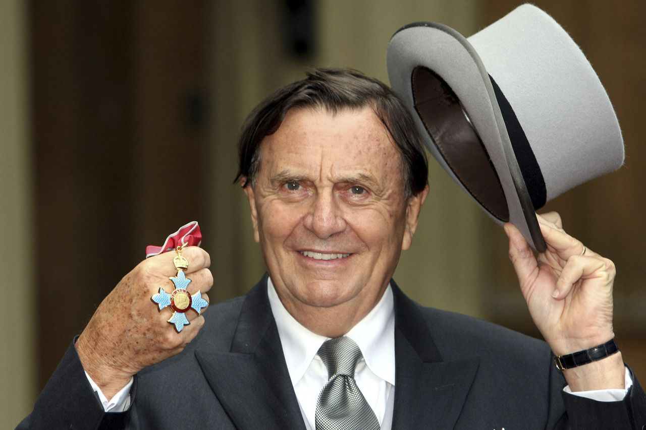 ‘Dame Edna’ actor Barry Humphries dies at 89