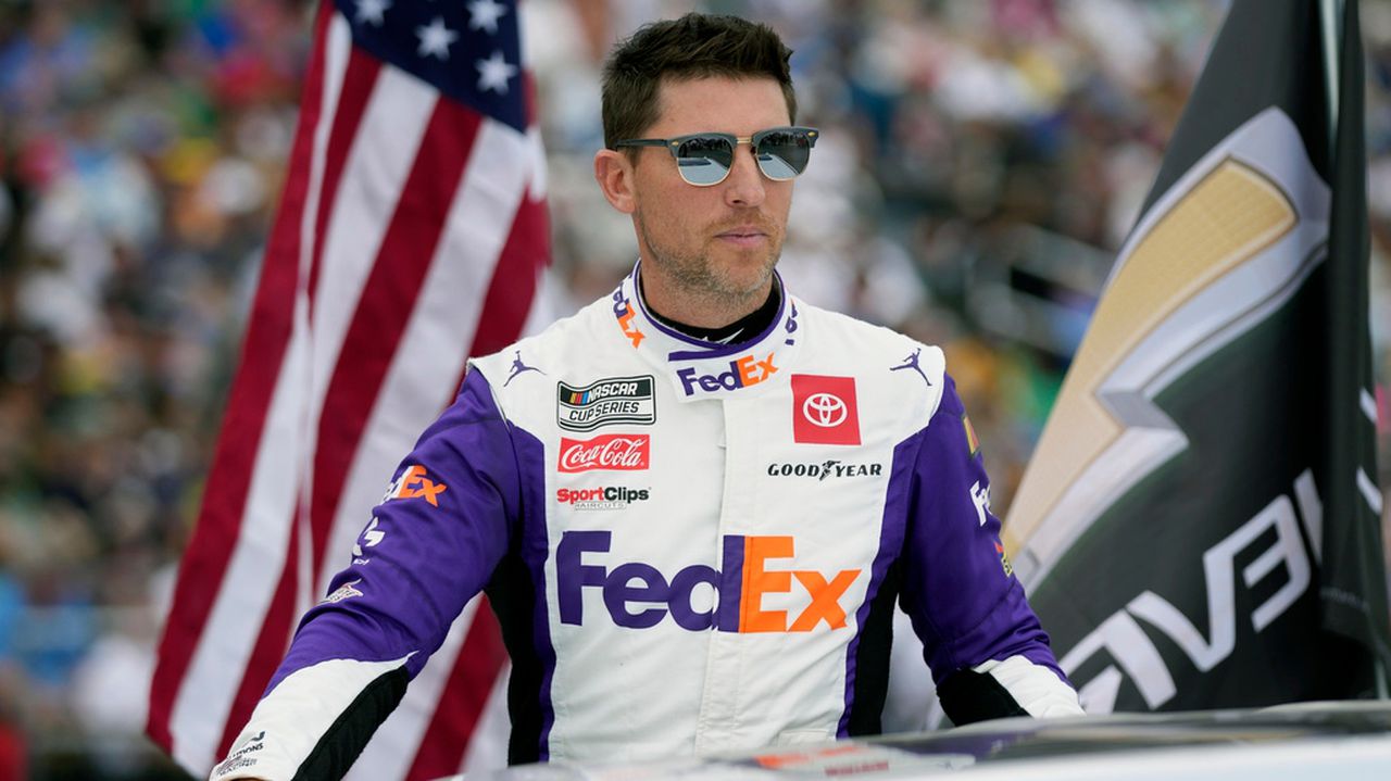 Denny Hamlin wins 1st superspeedway pole of his career at Talladega