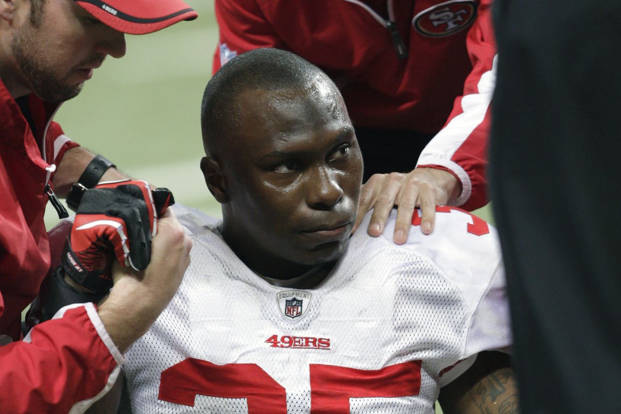 Father sues South Carolina university, says it failed to treat son, NFL veteran who shot 6