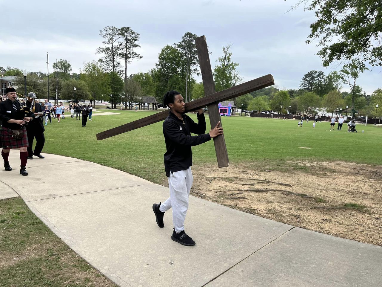 Good Friday procession, steeped in tradition, recalls Jesus carrying cross