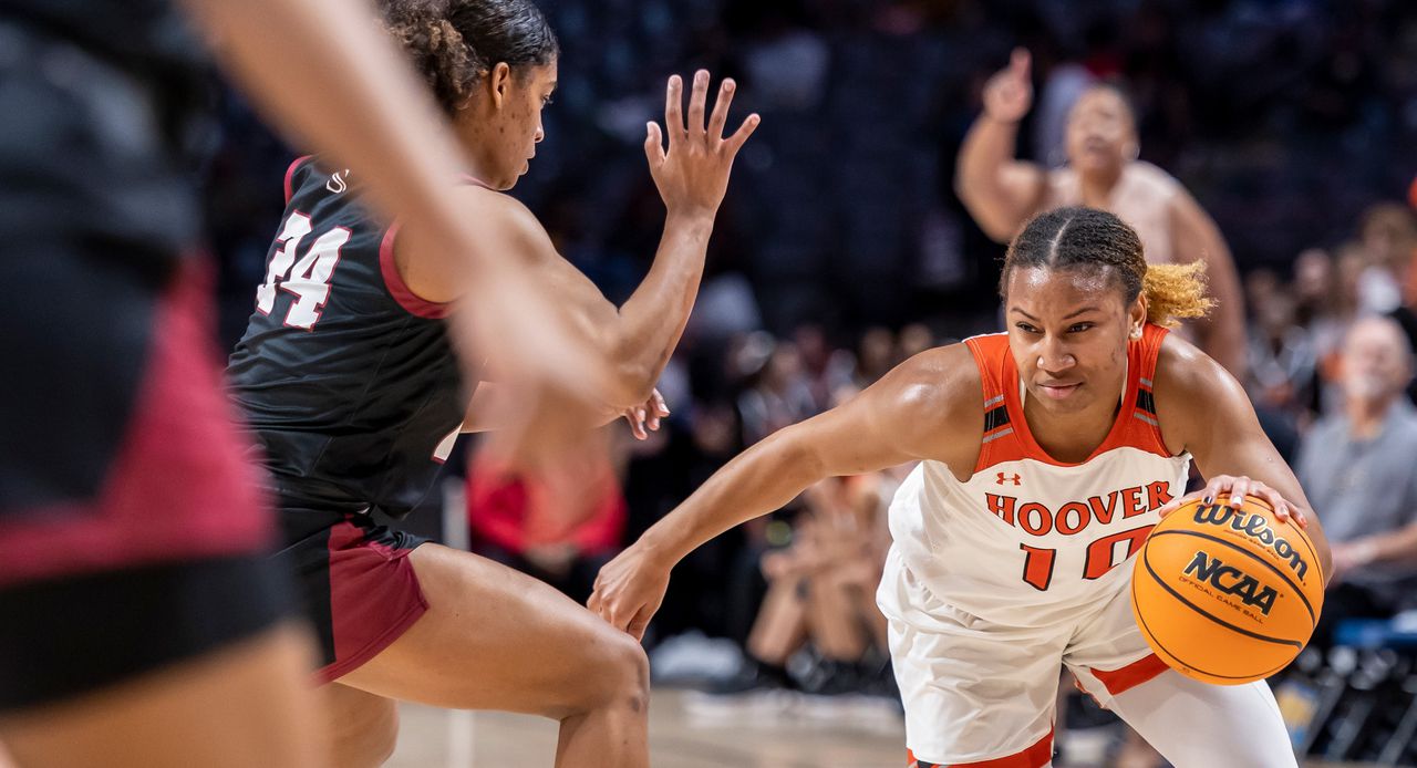 Hoover’s Reniya Kelly adds Miss Basketball to impressive accomplishment list