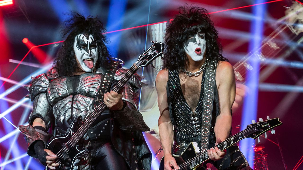 KISS concert briefly stopped after Gene Simmons falls ill