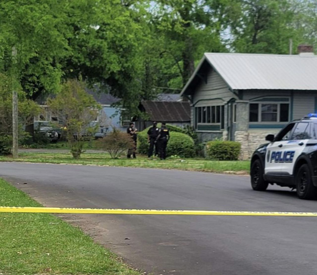 Man shot dead in southwest Birmingham neighborhood