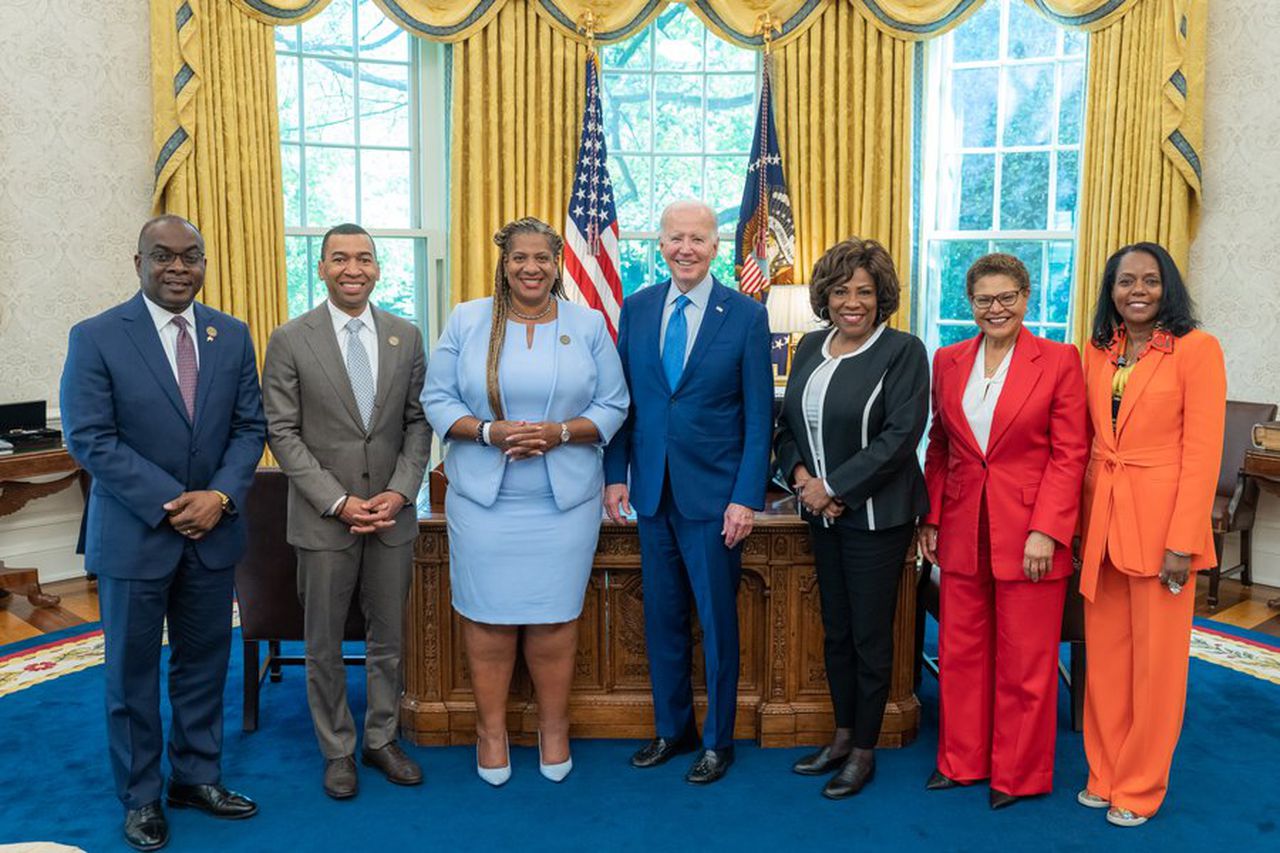 Montgomery Mayor Steven Reed meets with Biden in Oval Office