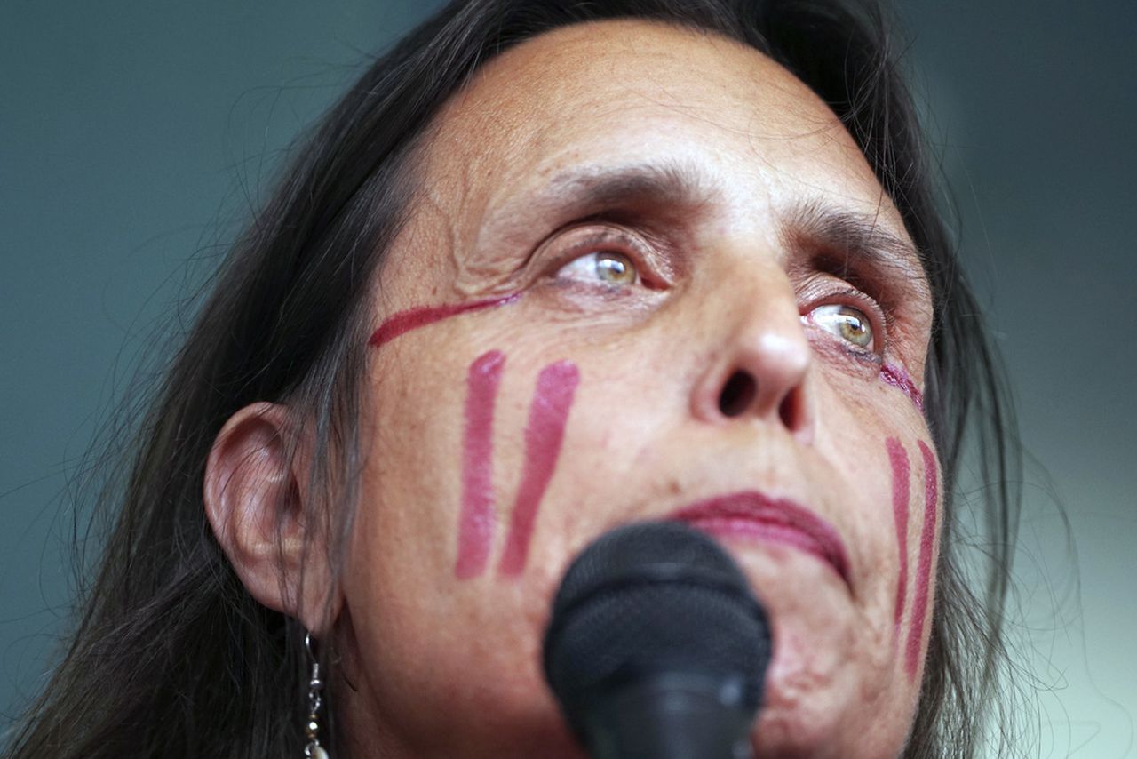 Native activist LaDuke resigns from environmental group