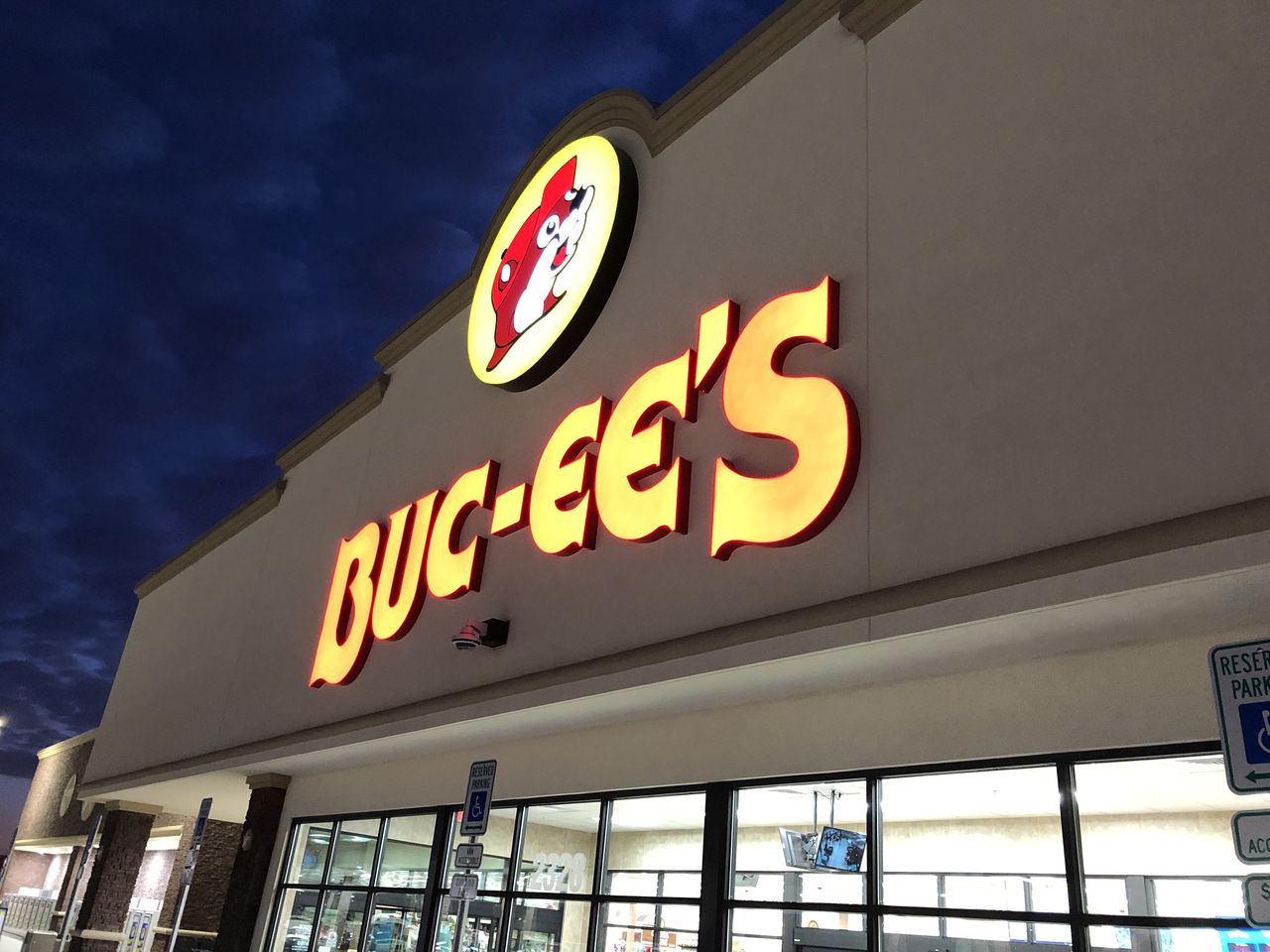 New Buc-ee’s located at entrance to Great Smoky Mountains, has opening date