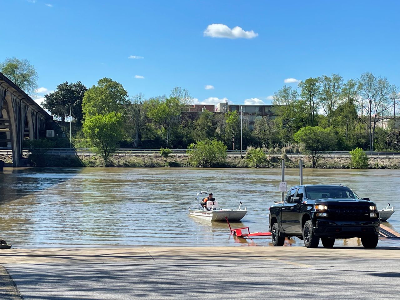 Search ongoing in Coosa River for missing Gadsden man, vehicle discovered on bridge