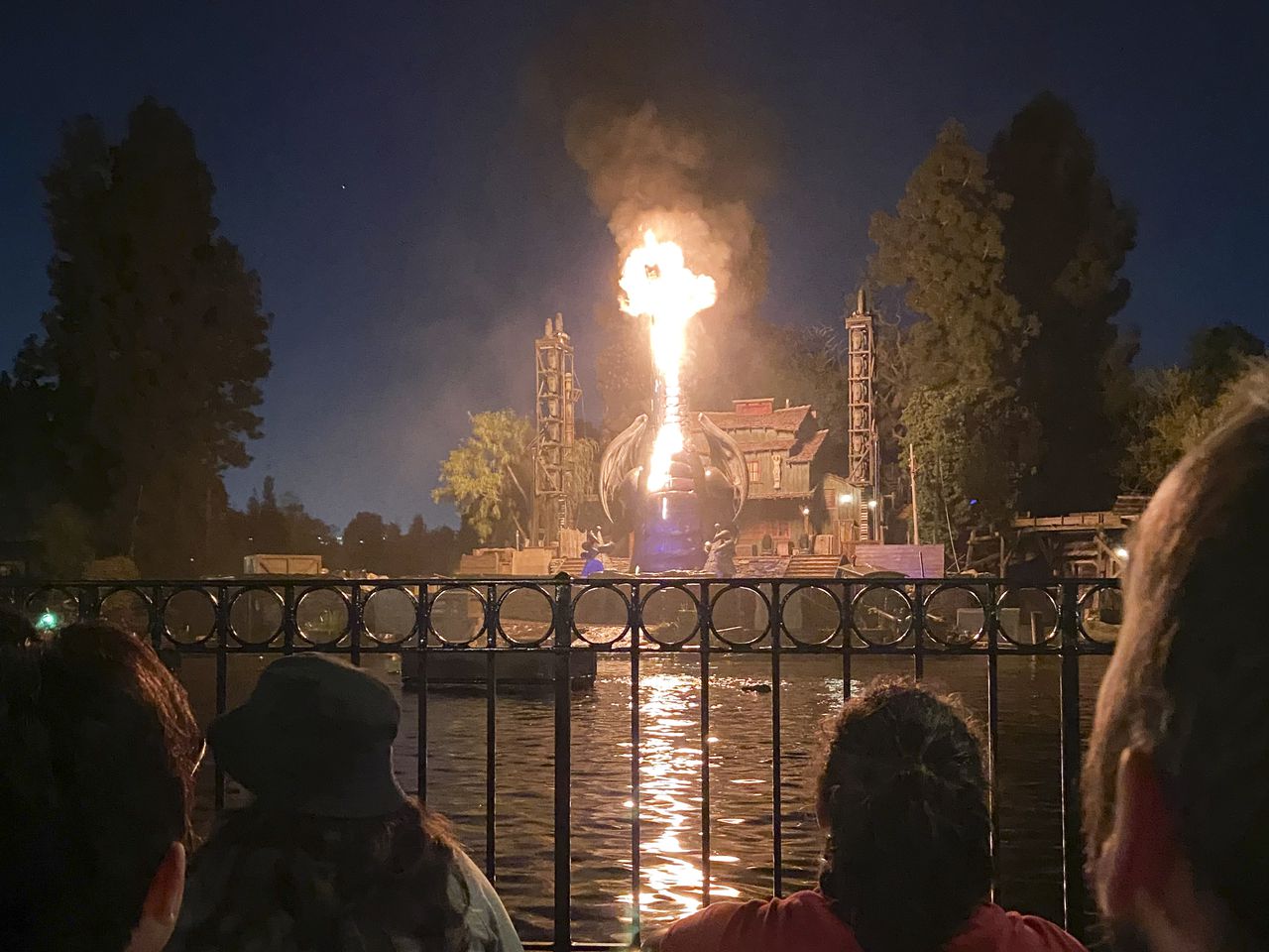 Watch Disneyland’s ‘Fantasmic’ show go awry as dragon catches fire