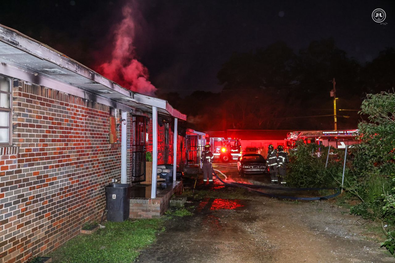 44-year-old man killed in fire at Birmingham apartment building