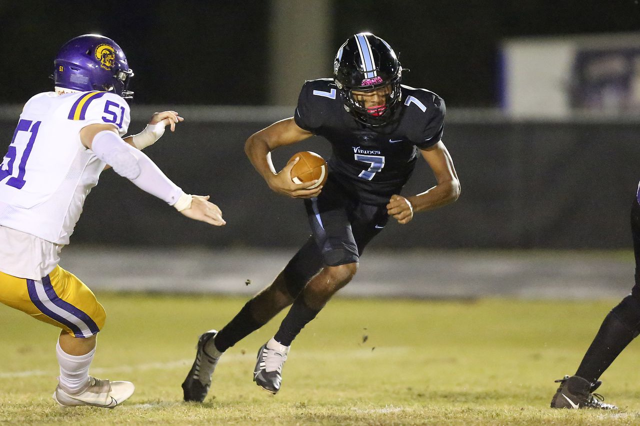 A look at Clay-Chalkville LB DJ Barber, OT JacQawn McRoy