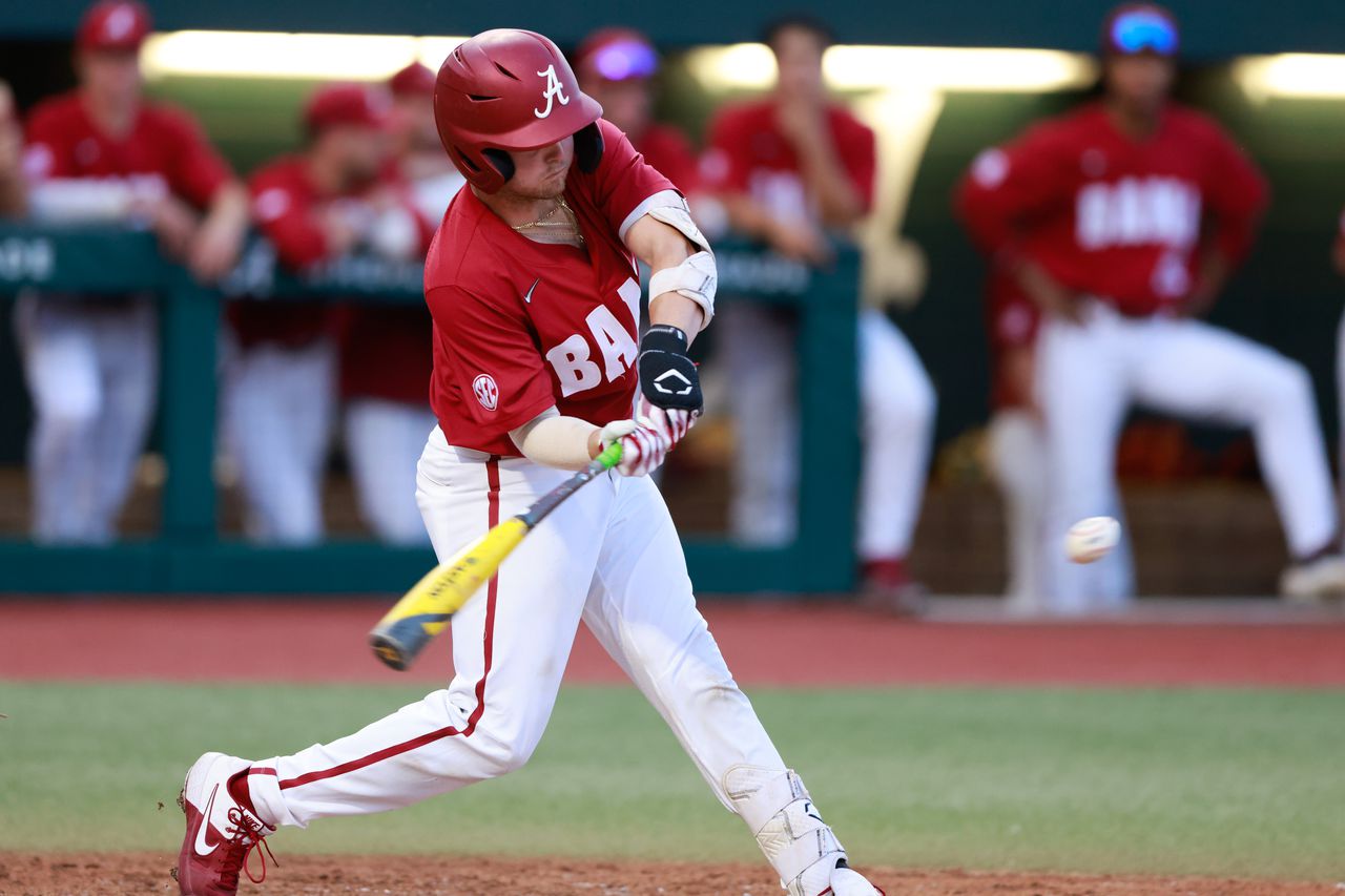 Alabama beats No. 3 Vanderbilt 2-1 to claim SEC weekend series